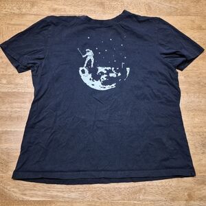 EUC dip black astronaut graphic print tee shirt top